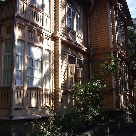 Old House Rustaveli Hotel Borjomi Ngoại thất bức ảnh