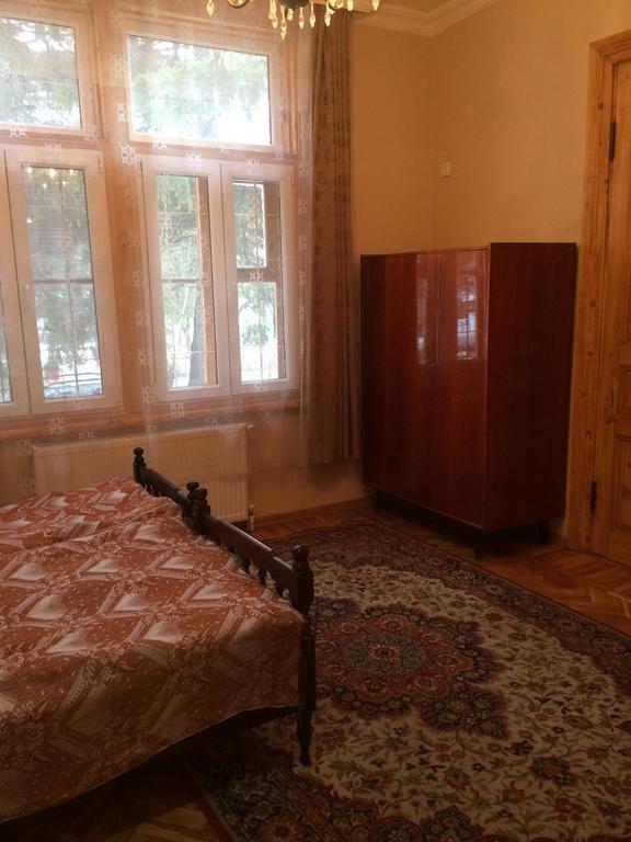 Old House Rustaveli Hotel Borjomi Ngoại thất bức ảnh