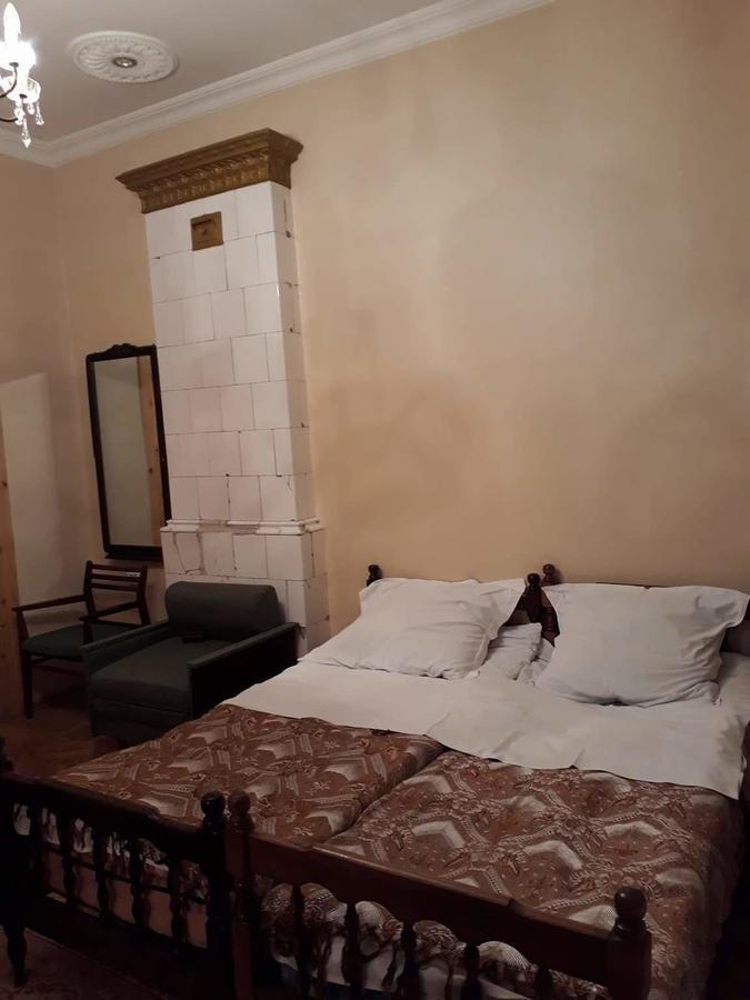 Old House Rustaveli Hotel Borjomi Ngoại thất bức ảnh