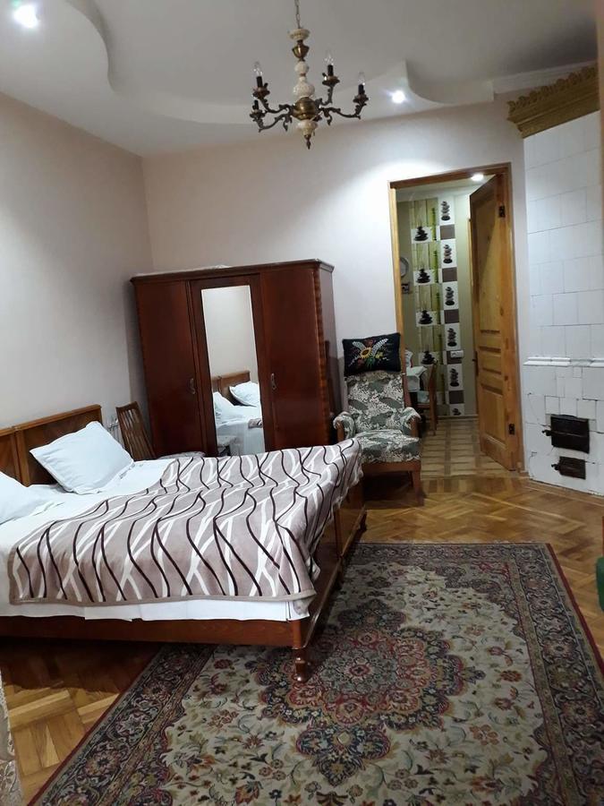 Old House Rustaveli Hotel Borjomi Ngoại thất bức ảnh