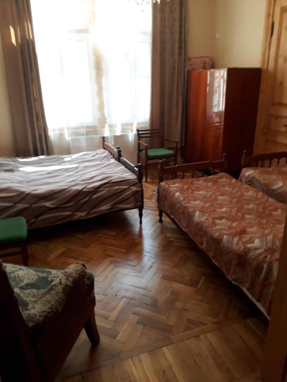 Old House Rustaveli Hotel Borjomi Ngoại thất bức ảnh