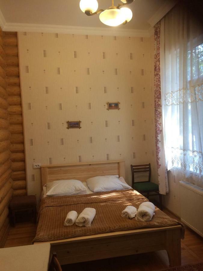 Old House Rustaveli Hotel Borjomi Ngoại thất bức ảnh